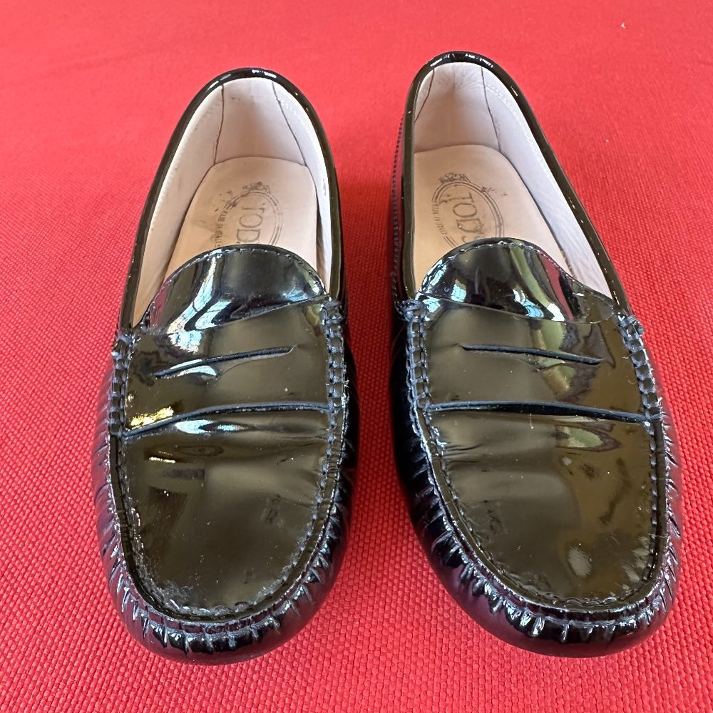 Tods Gommino driving shoes Black patent leather
